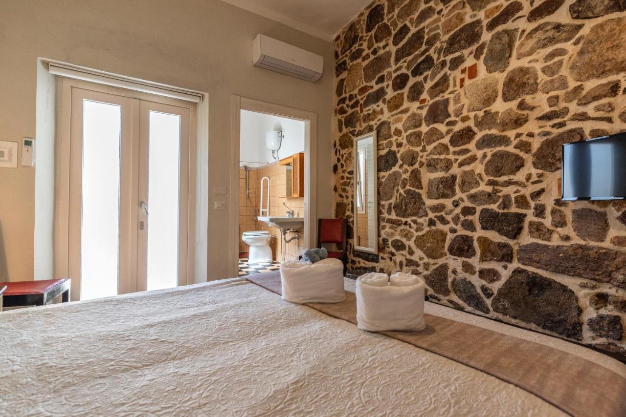 Bed and Breakfast Domo Sa Barra SantʼAntìoco Exterior foto
