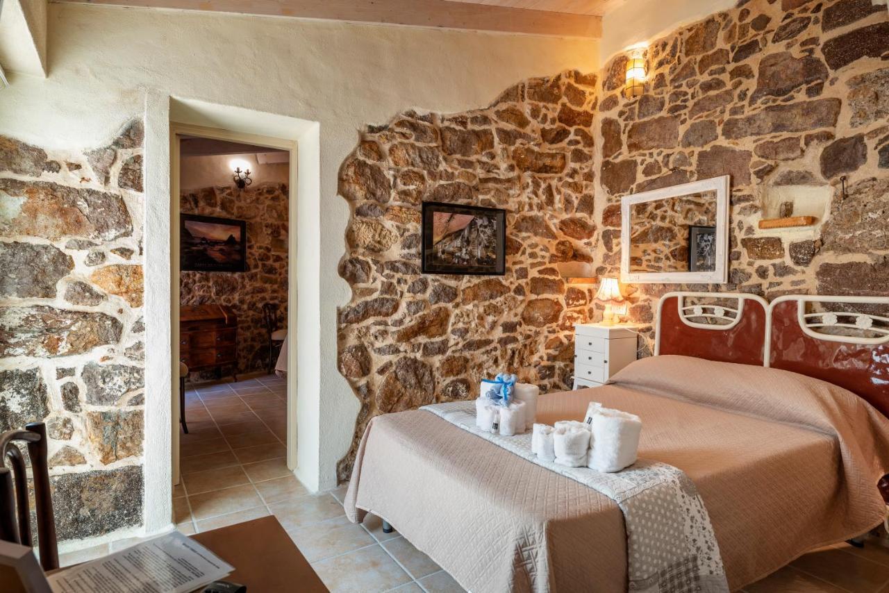 Bed and Breakfast Domo Sa Barra SantʼAntìoco Exterior foto