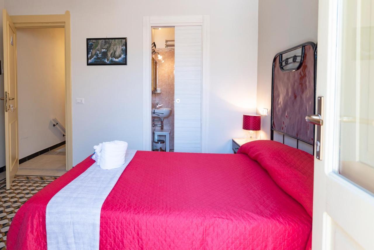 Bed and Breakfast Domo Sa Barra SantʼAntìoco Exterior foto